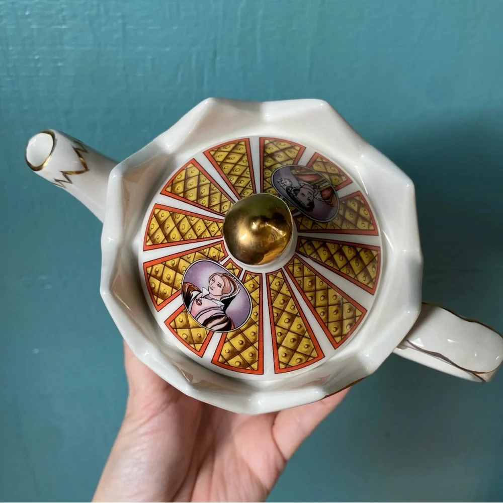 King Henry VIII and his 6 wives vintage Sadler Teapot - Picture 5 of 9